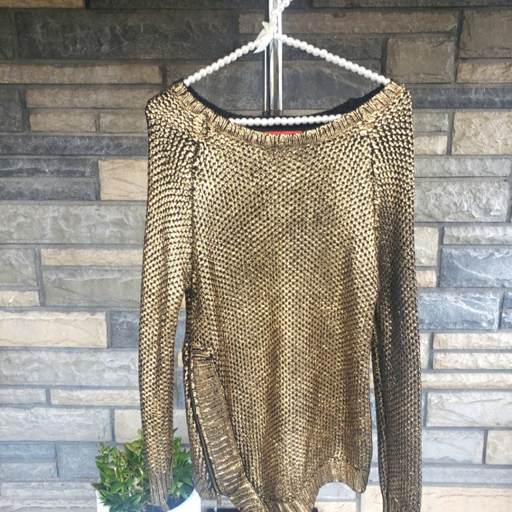 Never worn Gold sweater
